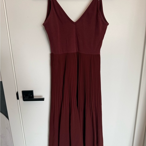 Wilfred Dresses & Skirts - Wilfred Deep Red Maxi Dress